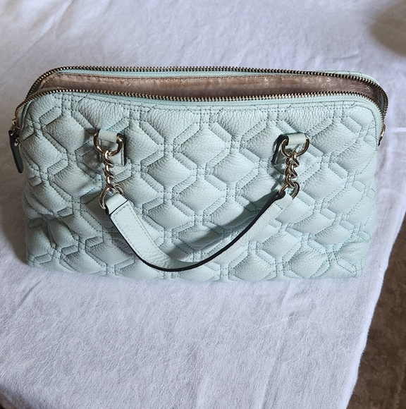 GENTLY USED ! KATE SPADE SEAFOAM QUILTED HANDBAG W/CROSSBODY STRAP - Picture 2 of 8
